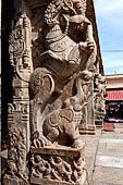 The great Chola temples of Tamil Nadu - The Sri Ranganatha Temple of Srirangam. The mandapa at the entrance of the temple (southern branch of the fourth courtyard). 